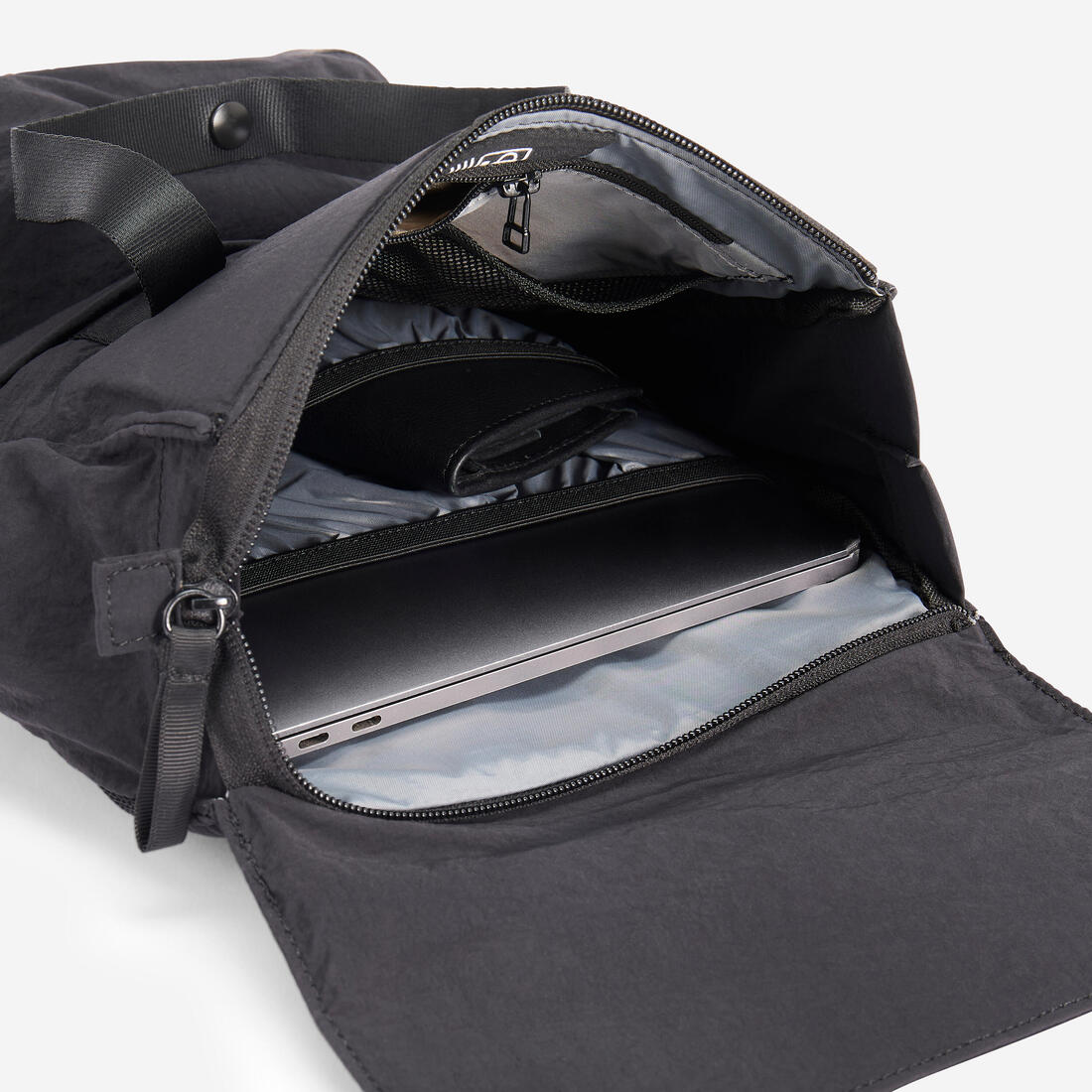 Small 10L backpack with laptop compartment 5