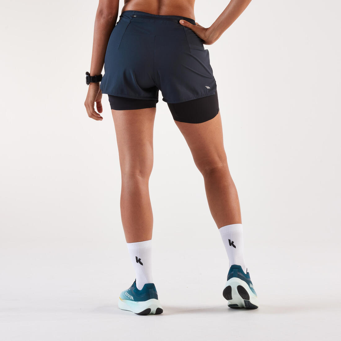 Shortse 2-në-1 për vrap në natyrë për femra, Kiprun Run 500 Comfort - E zezë 2