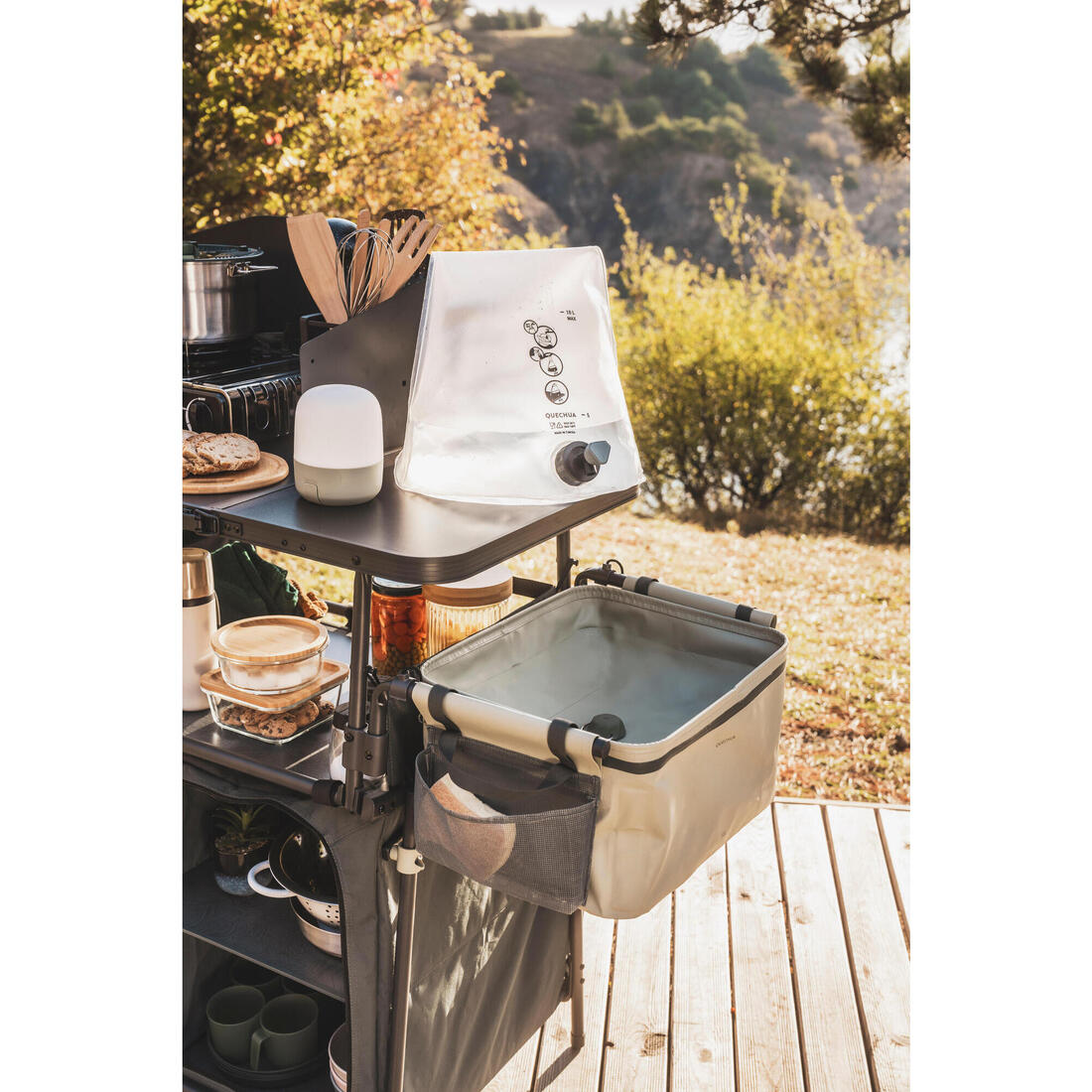 Camping kitchen unit L, foldable and with a wind shield 18